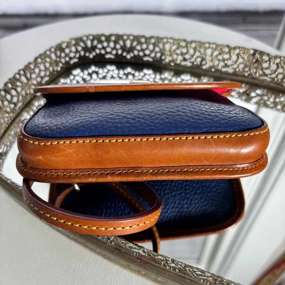 Vintage Dooney and Bourke Wristlet Blue Pebbled Leather Brown Trim Minimalist Go - Picture 6 of 10